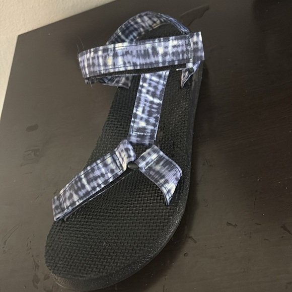 Time and true blue and white sandals​​​​​ - Picture 2 of 3